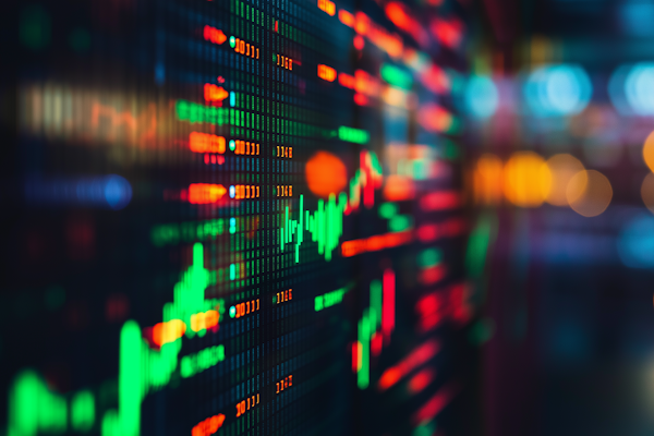 Analyse de données financières et recherche de stratégies